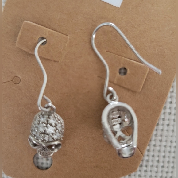 Small Skull Dangling Earrings - Picture 3 of 5